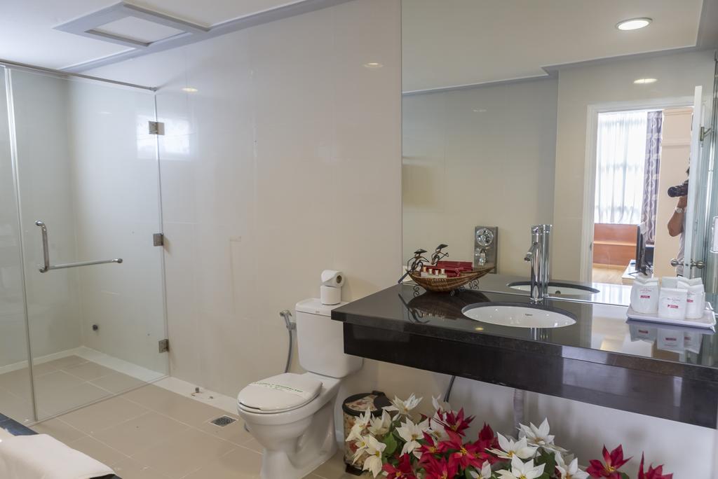 Saga Hotel Ho Chi Minh City Exterior photo